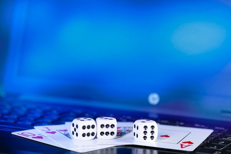 Berbagai jenis perangkat untuk mengakses batik88 seperti smartphone dan komputer desktop dengan kompatibilitas sistem operasi